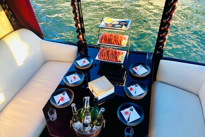 1 Hour Private Romantic Gondola Cruises in Banksia Beach - What to Expect From the Hour: A Simple Flow You Can Plan Around