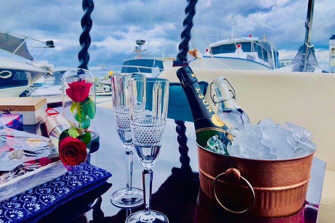 1 Hour Private Romantic Gondola Cruises in Banksia Beach - Snacks, Champagne-Style Treats, and the Food That Makes It Feel Special