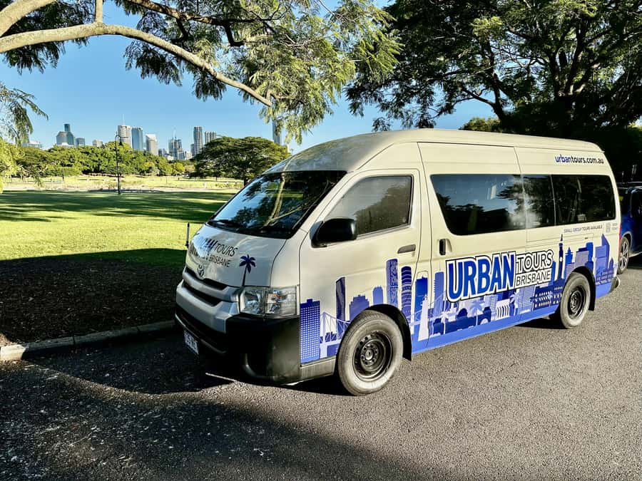 Brisbane Bus Tour: City highlights | Small group | Snack - Hotel pickup and the CBD-to-views rhythm (what makes it easy)