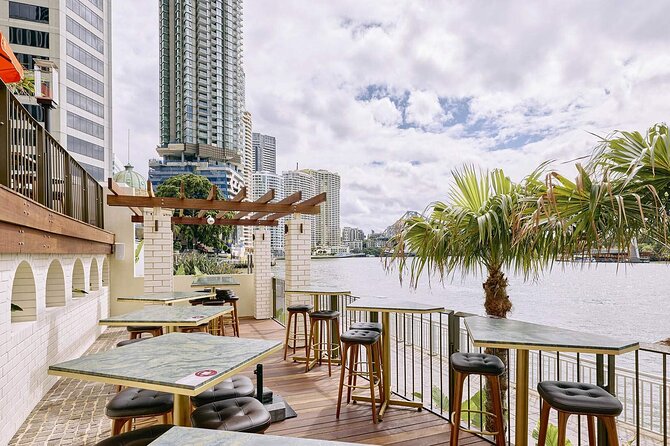 Brisbane Experience City Walk with Drink Included - The feel of this Brisbane walk: casual, funny, and guided