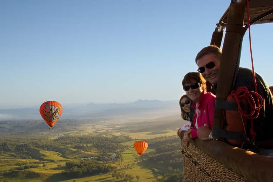 Brisbane: Hot Air Balloon Flight with Vineyard Breakfast - In the basket: peace in the air, and what you’ll physically do