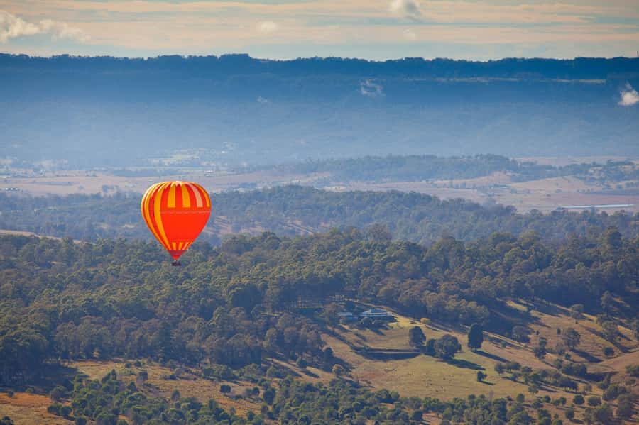Brisbane: Hot Air Balloon Flight with Vineyard Breakfast - Getting the flight right: transfers, pilot guidance, and flight limits