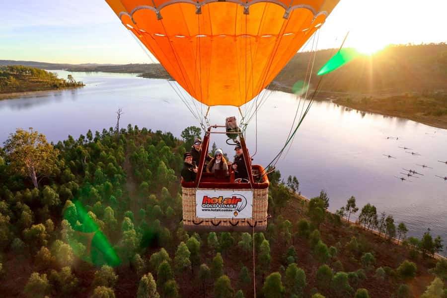 Brisbane: Hot Air Balloon Flight with Vineyard Breakfast - O’Reilly’s Canungra Valley Vineyards: breakfast with a real reason to celebrate