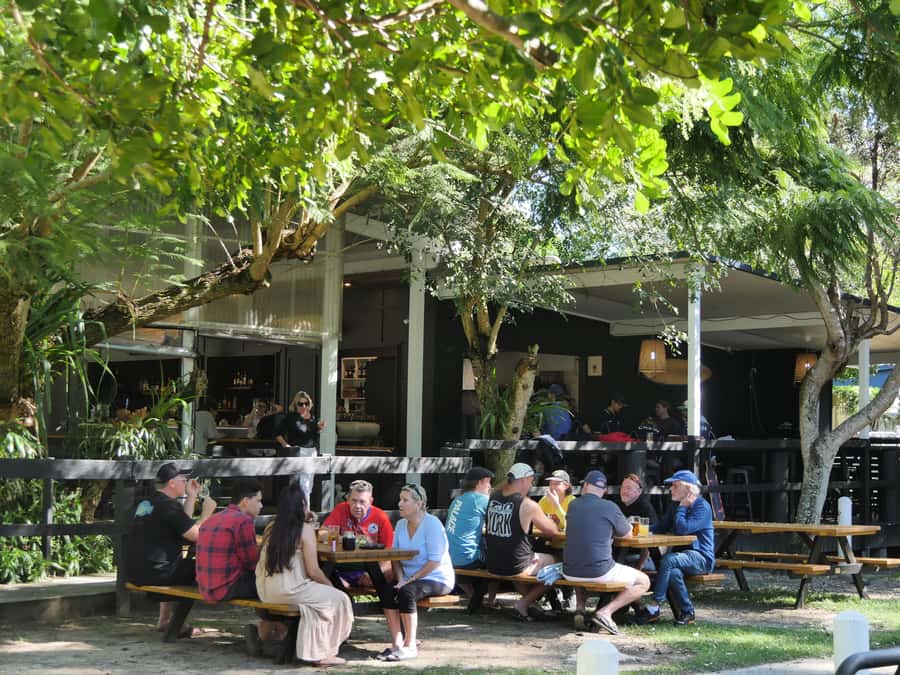 Brisbane: Island Pub Crawl with Lunch and High-Speed Boat - Why this Brisbane island pub crawl works with real value