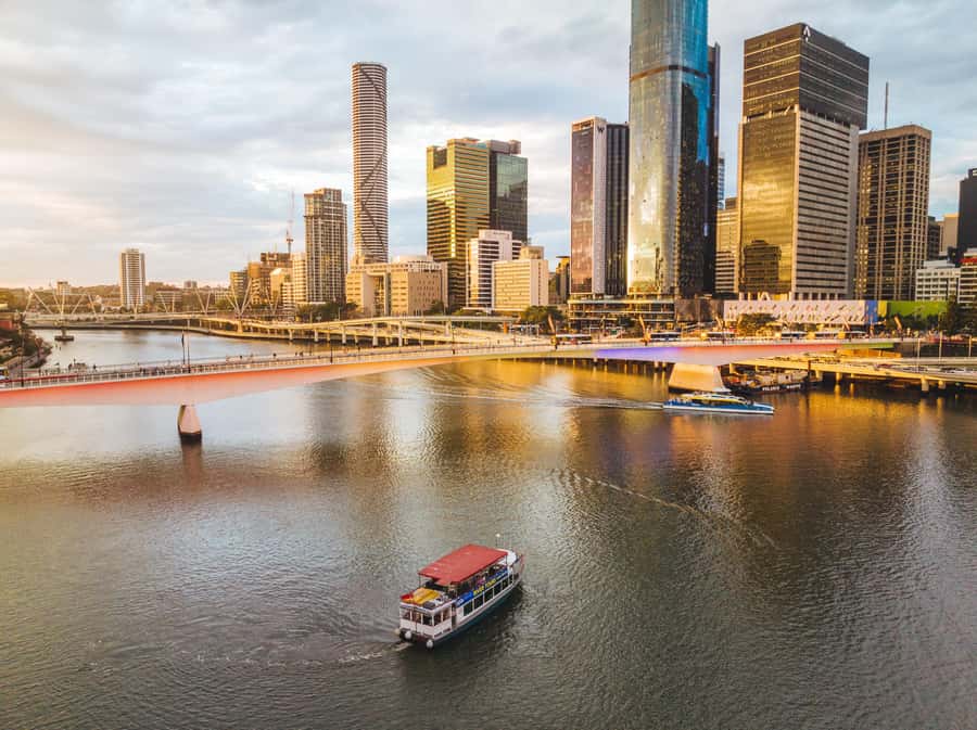 Brisbane: Midday 1.5-Hour Sightseeing Cruise 12.30pm-2.00pm - The onboard bar and coffee shop: what’s included vs. what you pay for