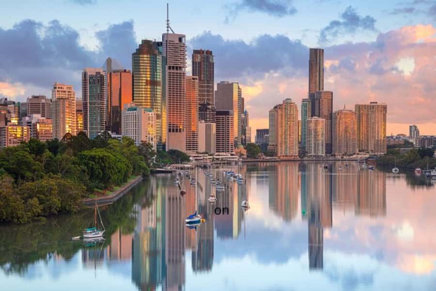 Brisbane: Private custom tour with a local guide - The walking route experience: photo stops, exteriors, and local venues