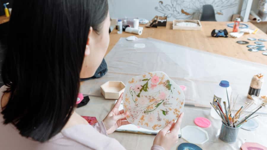 Brisbane: Resin Art Classes - Cheeseboards & Coasters - Key things to know before you go