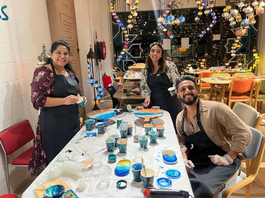 Brisbane: Resin Art Classes - Cheeseboards & Coasters - Price check: is $98 worth a creative hour?