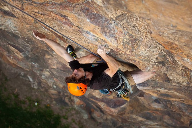 Brisbane Rock Climbing - 3 Hours Night - Skill Session on the Ground: Tying In, Belaying, and Movement