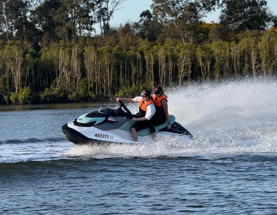 Brisbane: Sunset Jetski Tour on the Brisbane River - Weather, medical limits, and what can change on the day