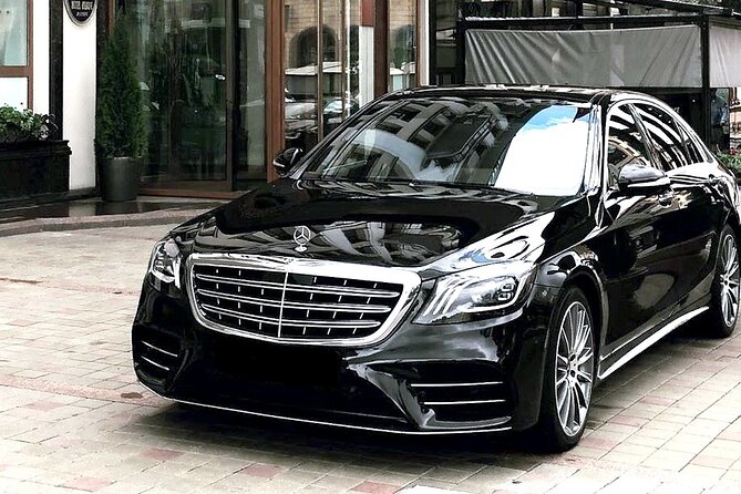 Brisbane Ultimate Chauffeur Airport Departure experience - Comfort for a private group: what’s included for real-world use