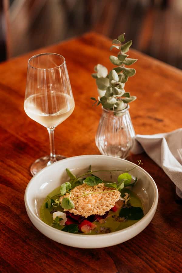 Brisbane: Wine & Dine In The Vines - The lakeside restaurant: 4-course degustation with matching wine tastes