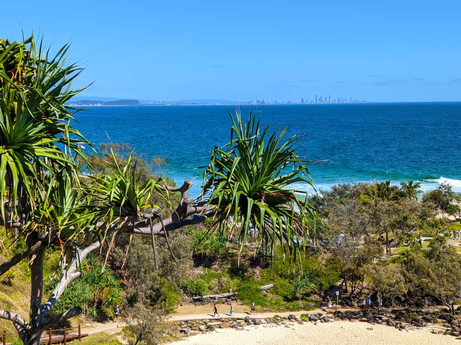 From Brisbane: Byron Bay, Bangalow, and Gold Coast Day Tour - Starting at Captain Cook Memorial: the panoramic orientation you want early