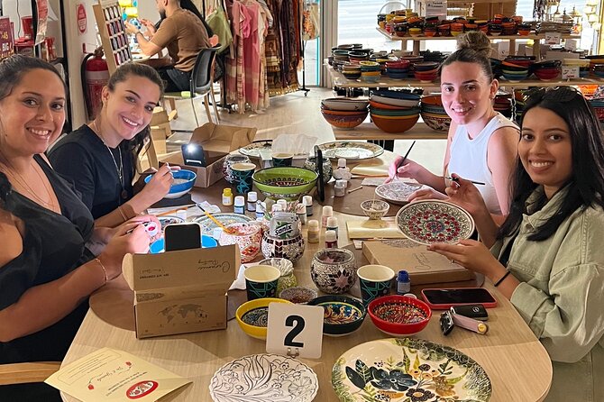 Paint and Sip Classes Brisbane: Ceramic Plates & Bowls - Your instructor: support when you want it