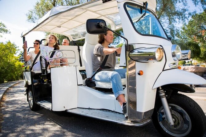 Private E-Tuk Tuk Adventure through Brisbane - Key things you’ll notice right away
