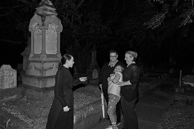South Brisbane Cemetery Ghost Tour - South Brisbane Cemetery at 7:30 pm: the setting that does half the work