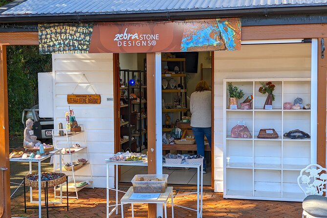 Tamborine Mountain and Paradise Point Tour from Brisbane - Gallery Walk on Tamborine Mountain: real browsing time and lunch strategy