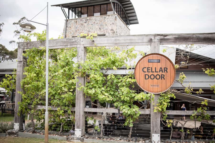 Winery Tour and Tasting - The tasting: six varieties across whites, reds, sparkling, and dessert red